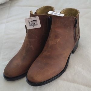 Smoky mountain boots size Y4/L6 brown